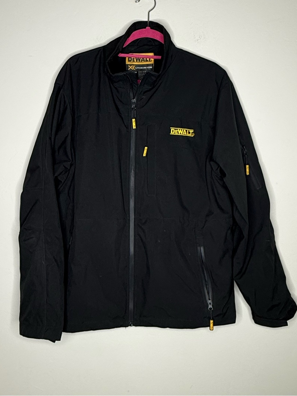 Dewalt lithium ion heated soft shell jacket men’s large black battery adapter